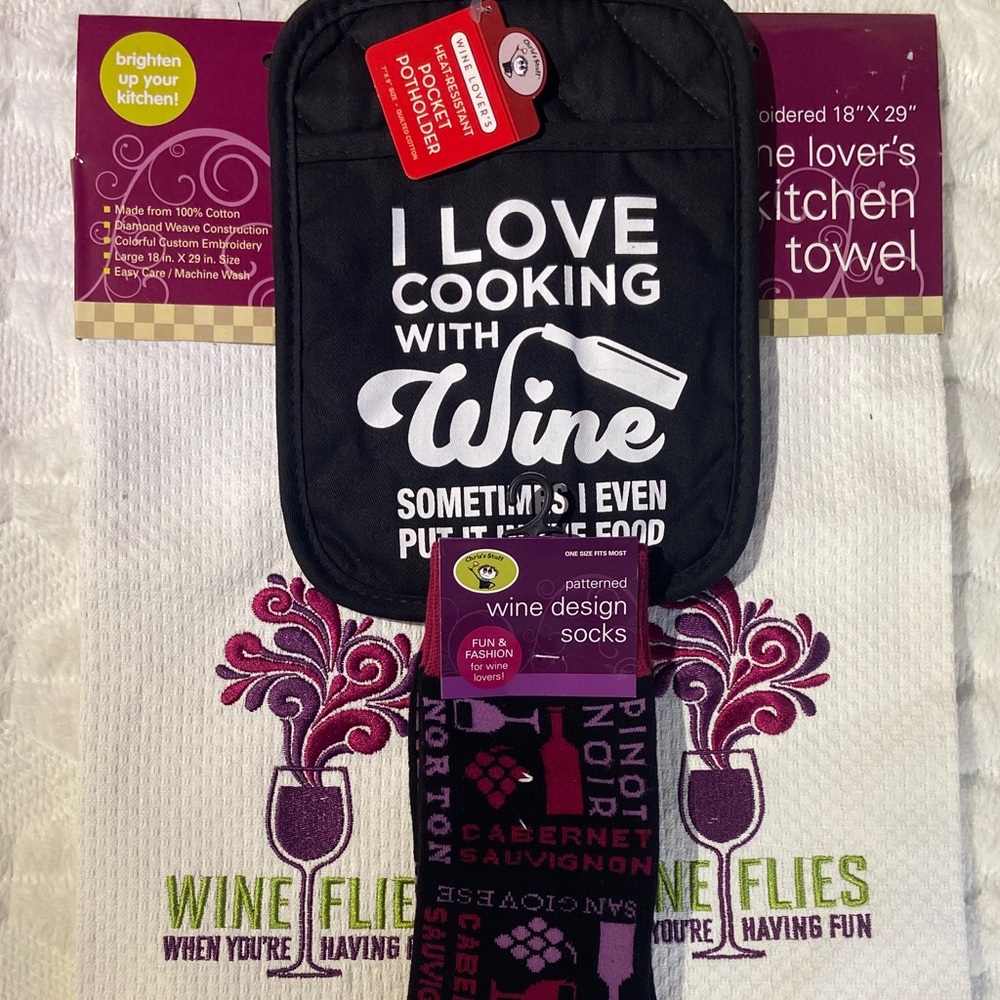 Wine Lover's Kitchen Set - Black and White